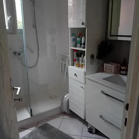 Vila Agreable Avec Piscine A *